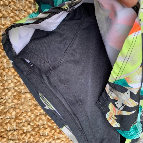 Avia Athletic Shorts Tropical floral Lined Size XS (0-2) - Picture 5 of 6